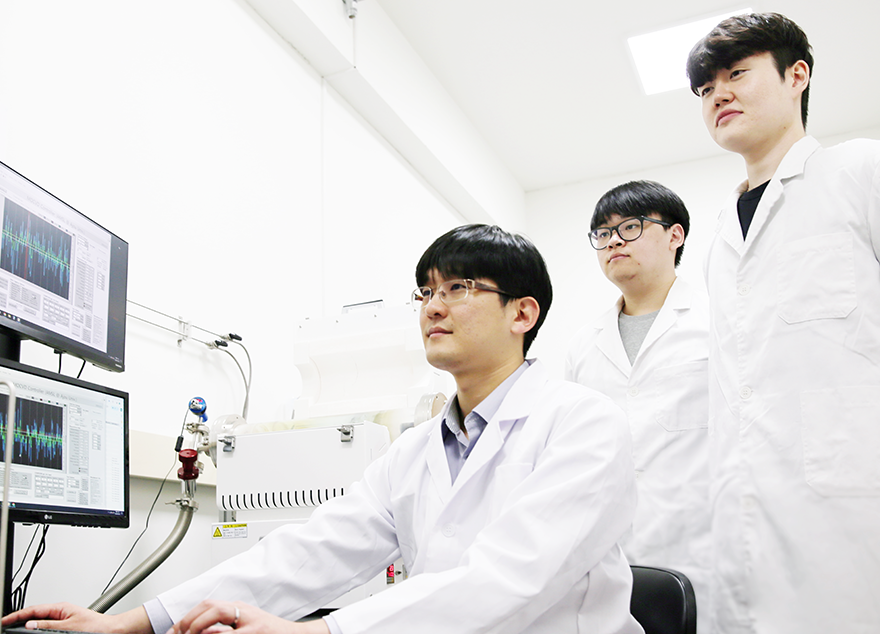 아주대∙UNIST, 차세대 반도체 소자 적용 기대 '엑시톤' 상호작용 향상 기술 개발